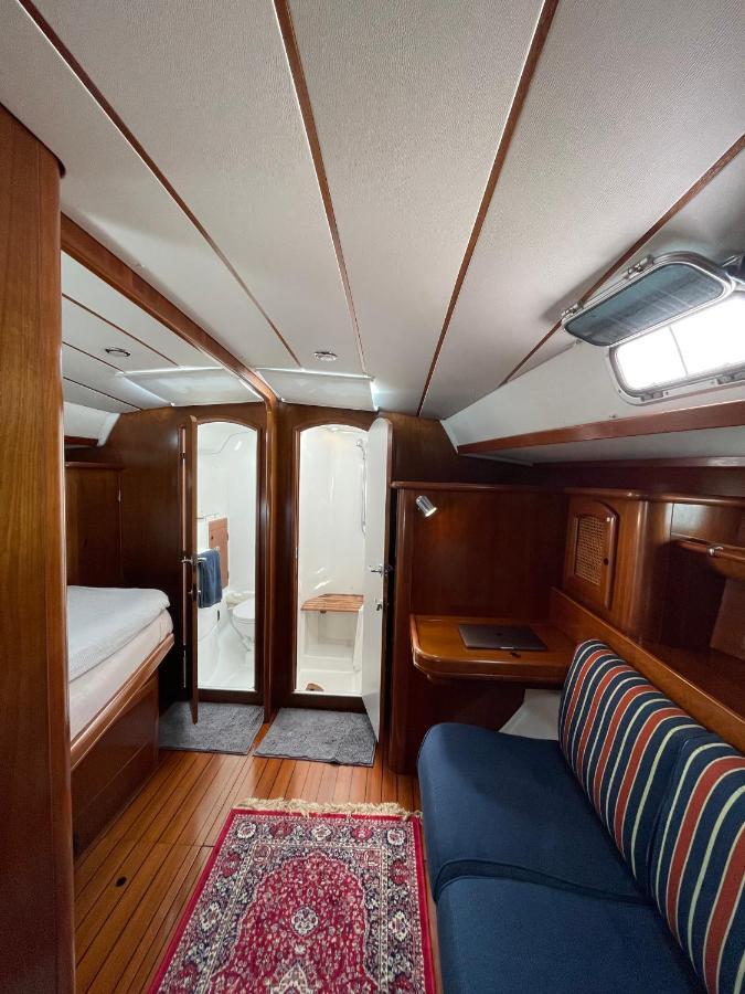 Beautiful And Comfortable Sailboat With Secure Parking Available Barcelona Exterior photo